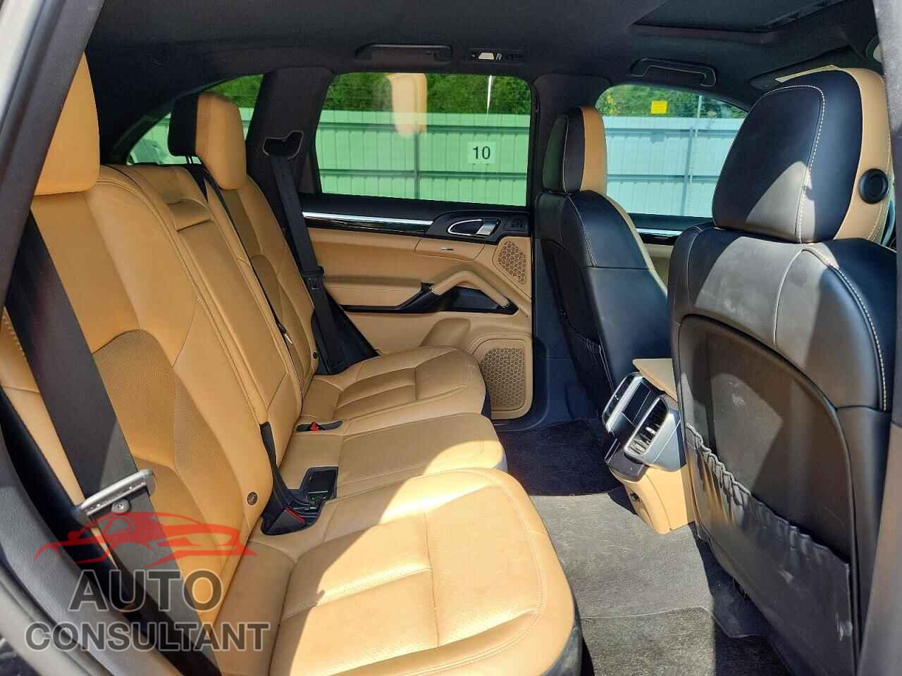 PORSCHE CAYENNE 2016 - WP1AA2A21GLA06667