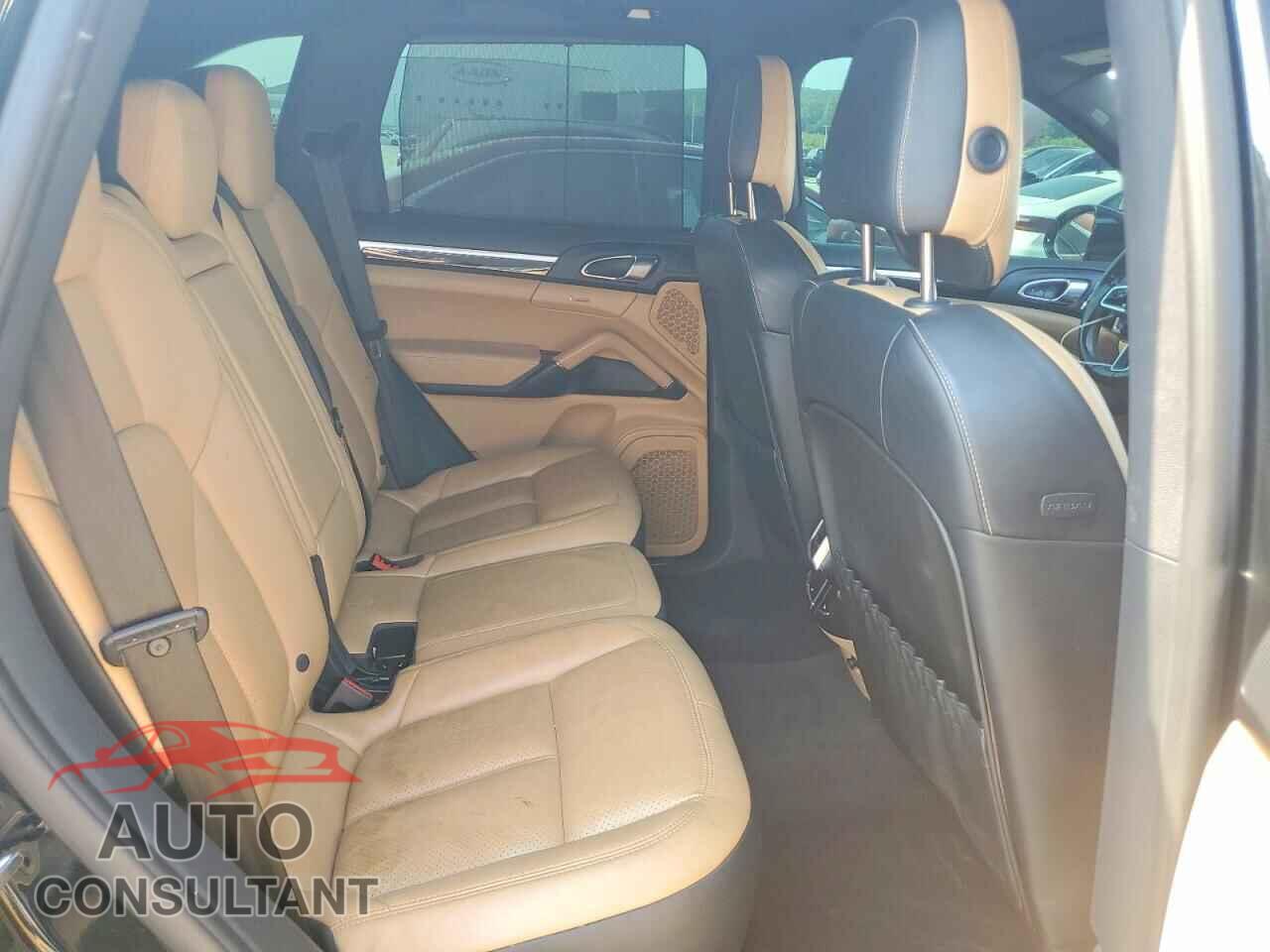PORSCHE CAYENNE 2016 - WP1AA2A2XGLA04092