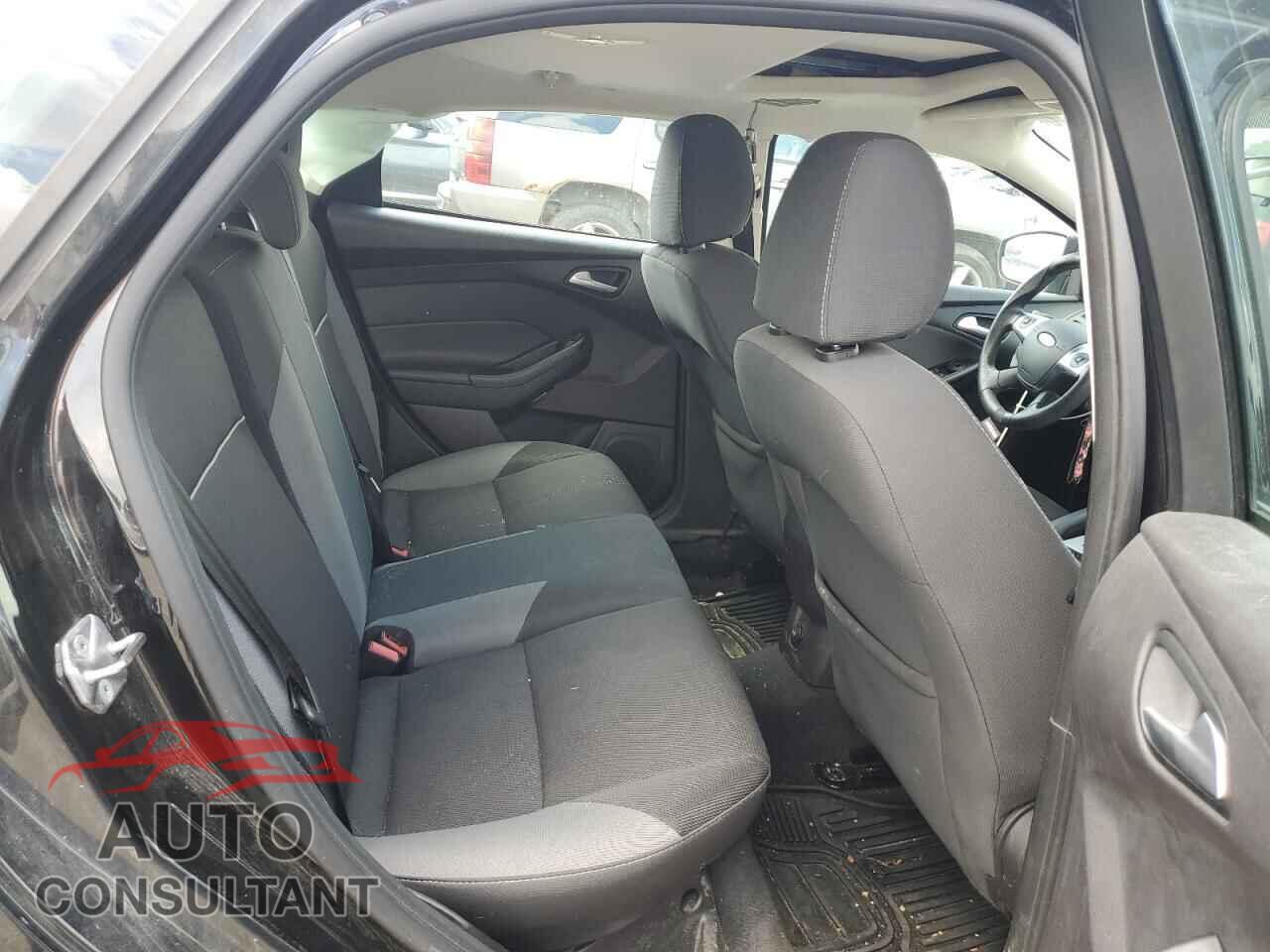 FORD FOCUS 2014 - 1FADP3K22EL415877