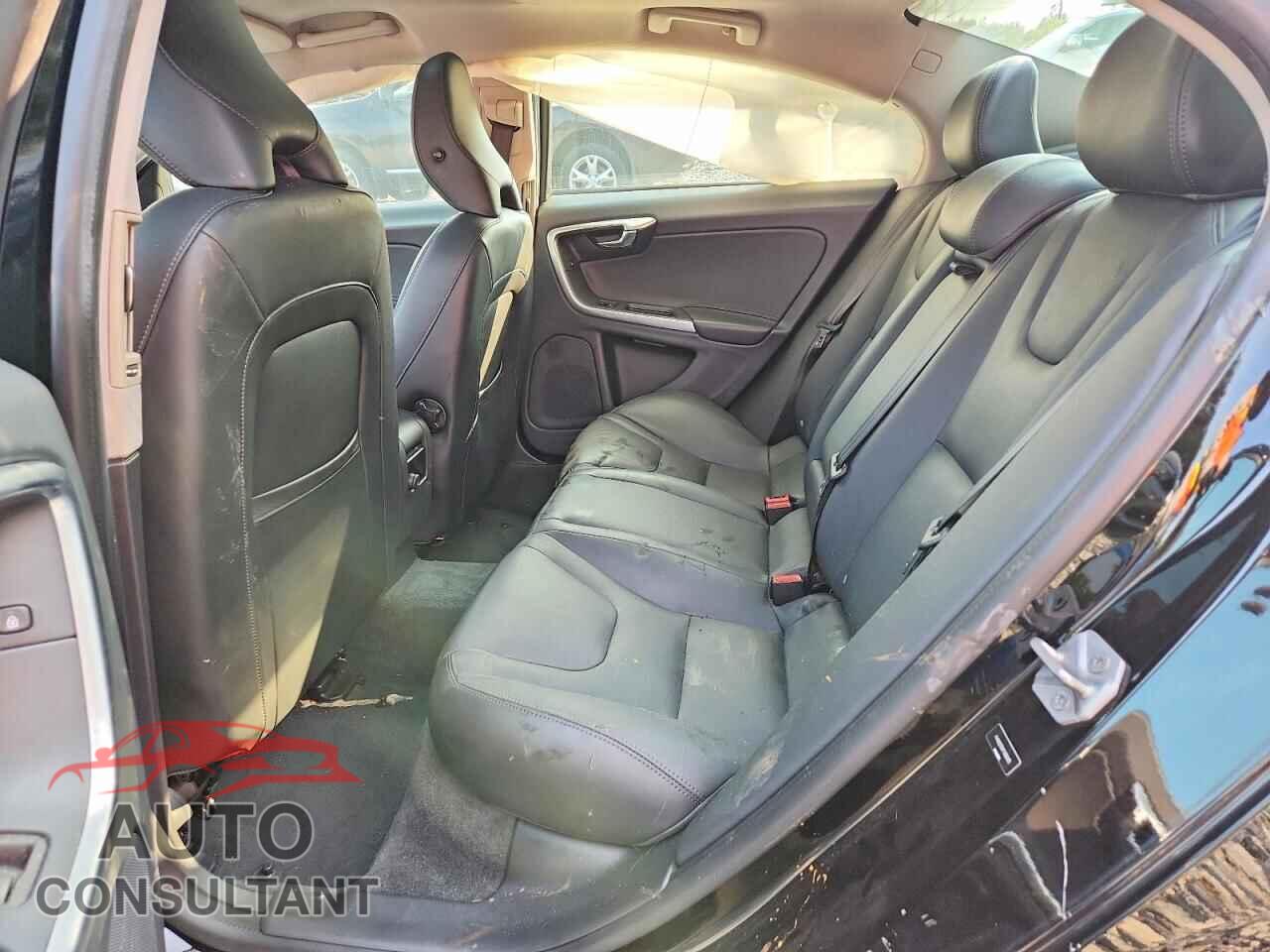 VOLVO S60 2015 - YV1612TB1F1306105