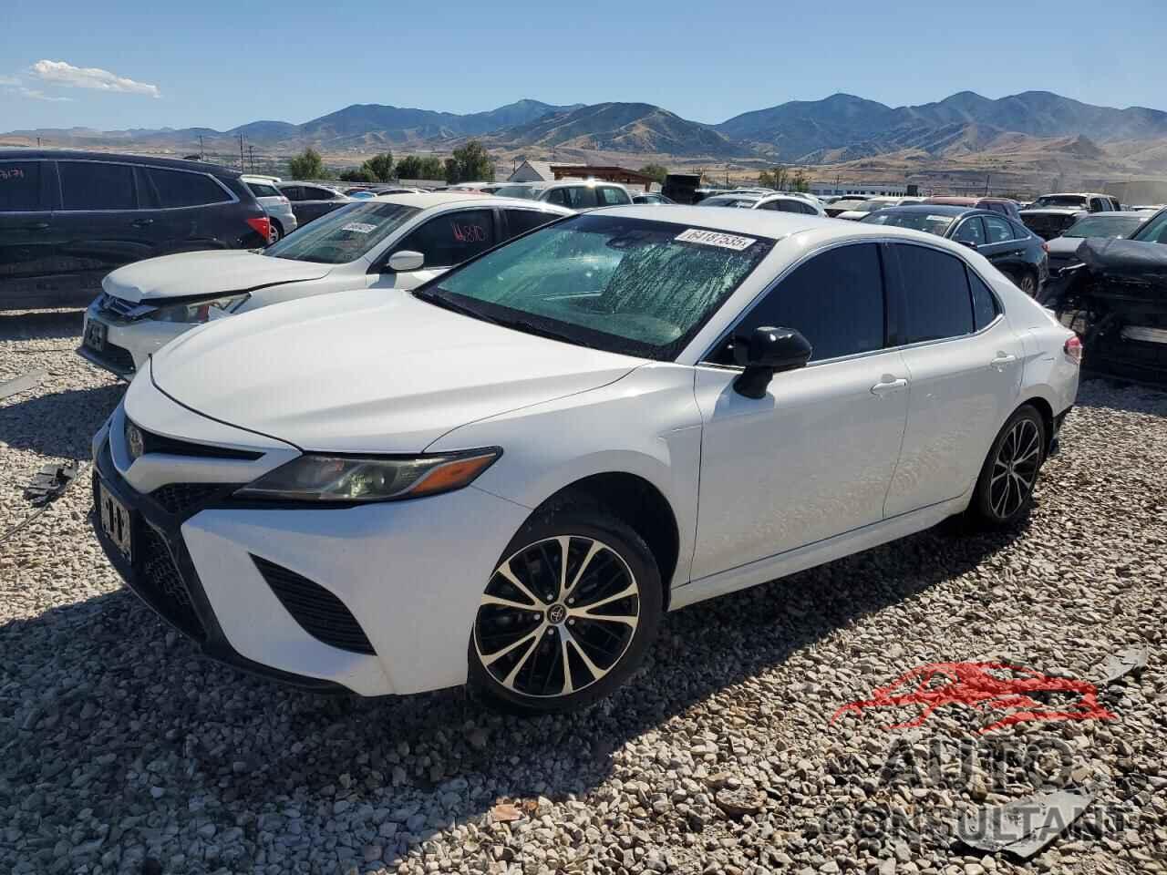 TOYOTA CAMRY 2018 - 4T1B11HK4JU596494