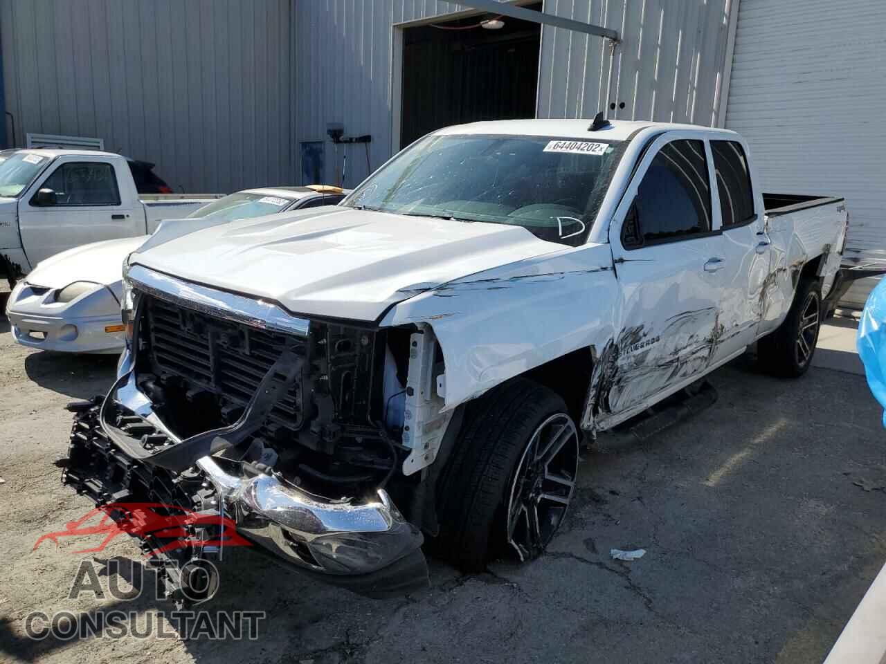 CHEVROLET SILVERADO 2018 - 2GCVKREC7J1108645