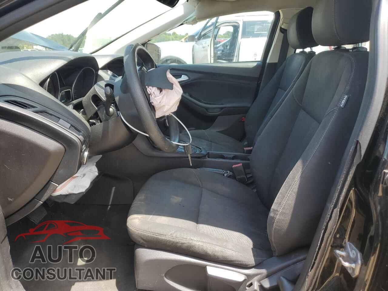 FORD FOCUS 2015 - 1FADP3F28FL295529