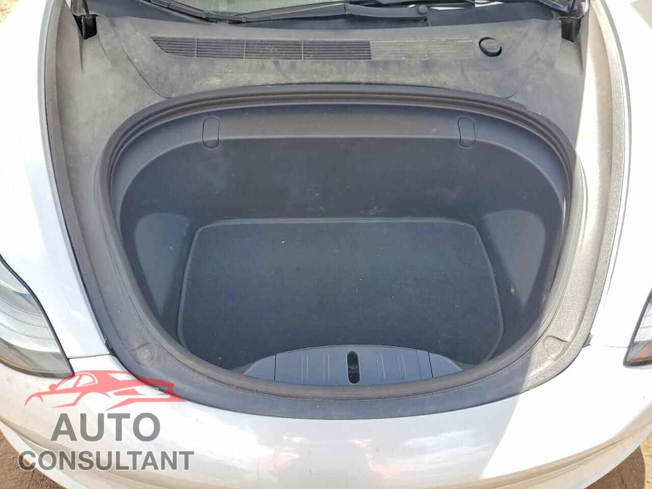 TESLA MODEL 3 2018 - 5YJ3E1EB7JF108567
