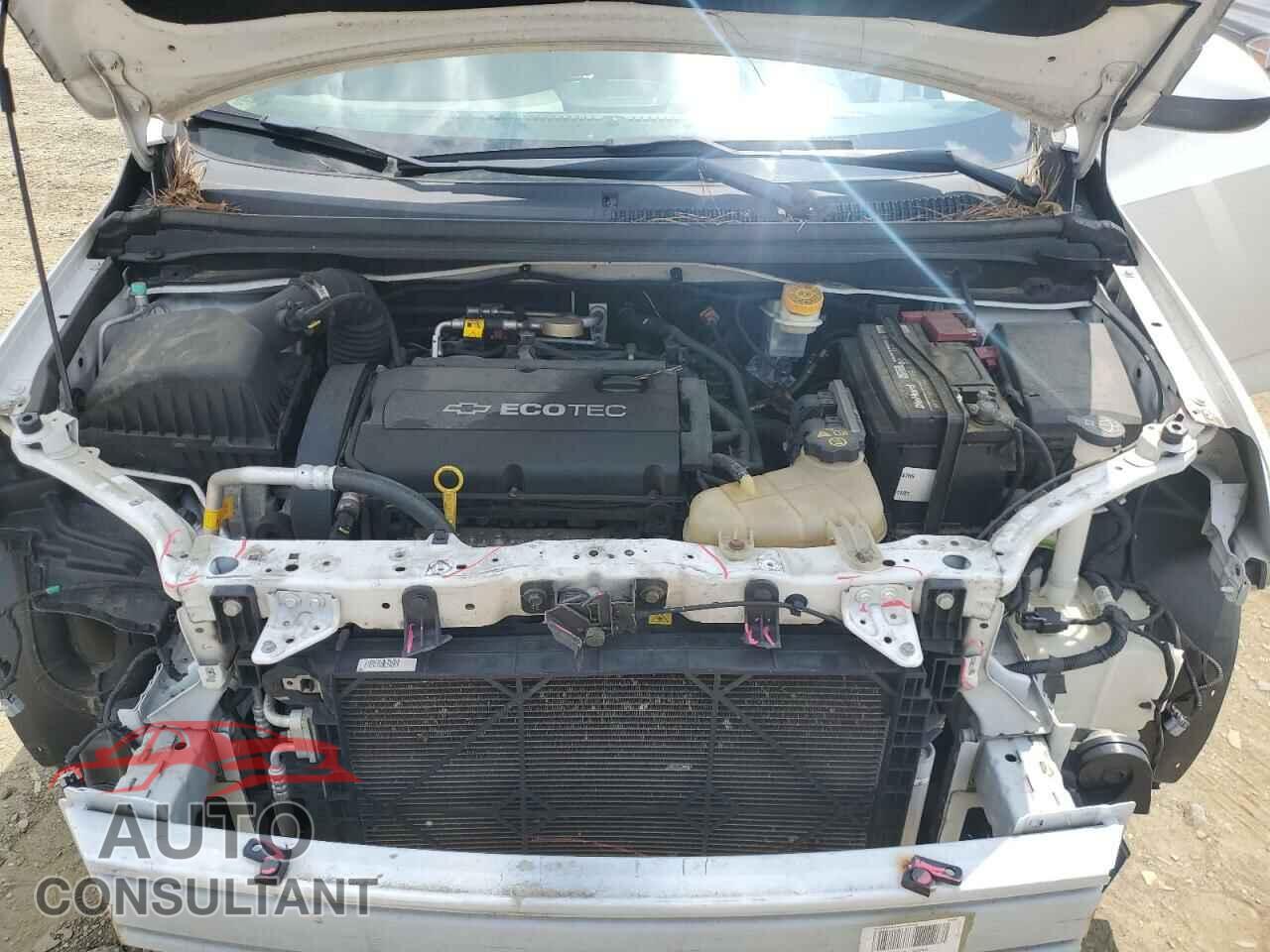 CHEVROLET SONIC 2012 - 1G1JA5SH9C4176830