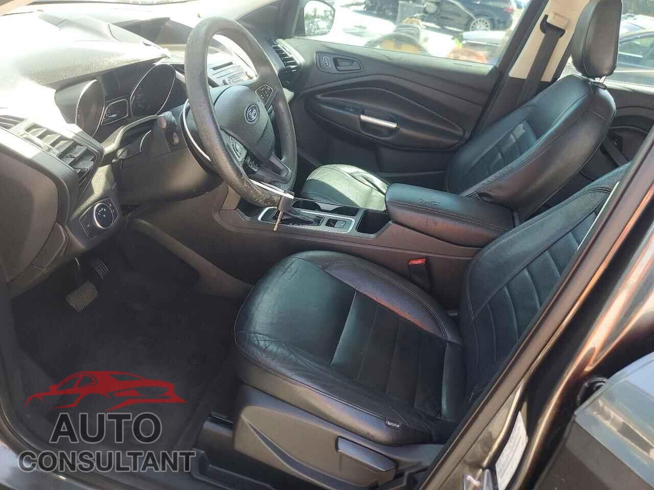 FORD ESCAPE 2018 - 1FMCU0F71JUB20563