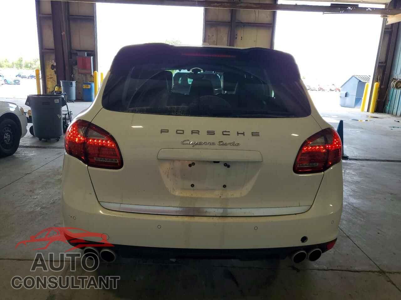 PORSCHE CAYENNE 2013 - WP1AC2A25DLA92328