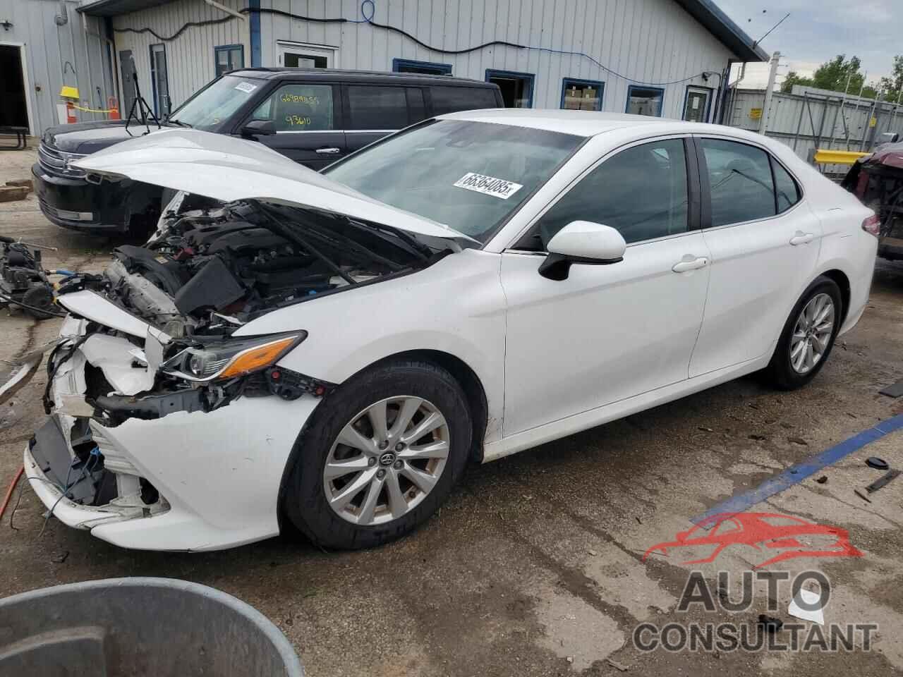 TOYOTA CAMRY 2018 - 4T1B11HK4JU019688