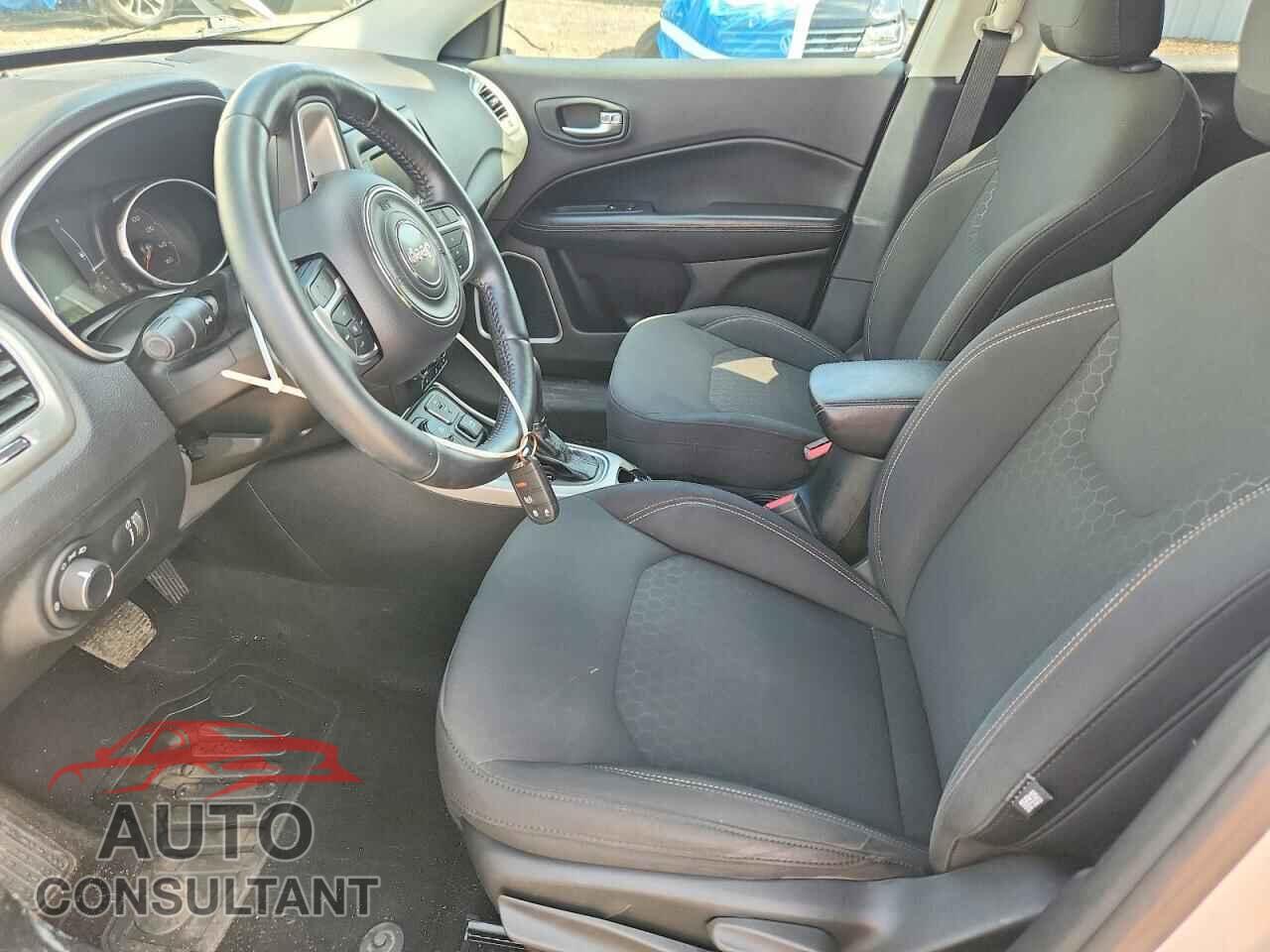 JEEP COMPASS 2017 - 3C4NJDAB2HT628117