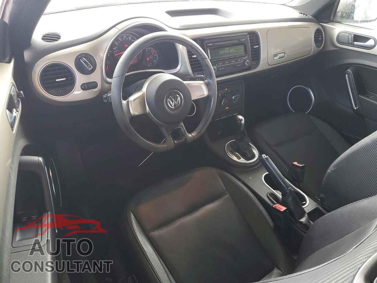 VOLKSWAGEN BEETLE 2012 - 3VWJP7AT8CM658049