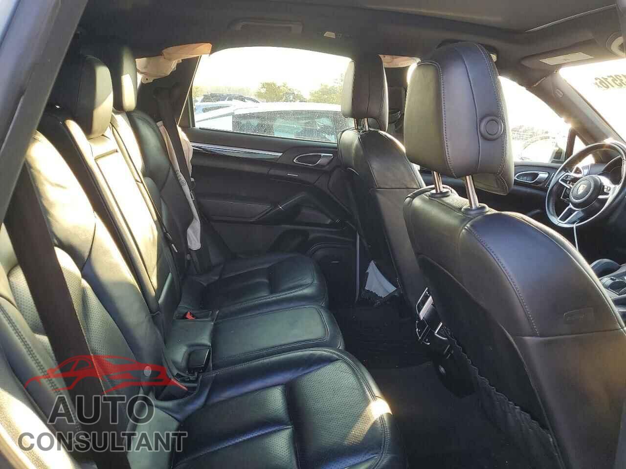 PORSCHE CAYENNE 2016 - WP1AA2A2XGKA14109