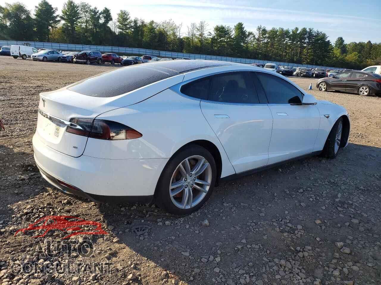 TESLA MODEL S 2013 - 5YJSA1CN7DFP26366