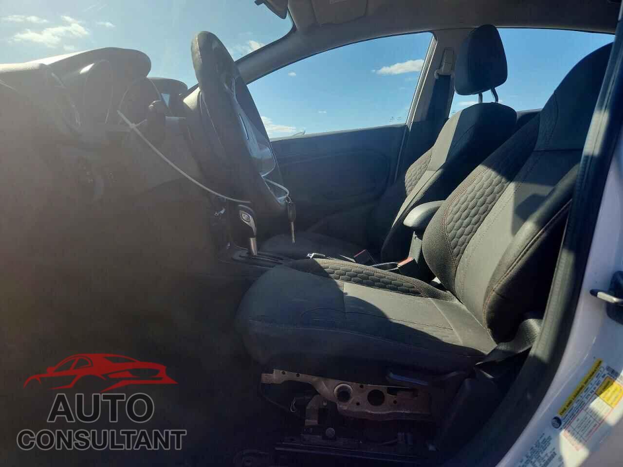 FORD FIESTA 2017 - 3FADP4EJ8HM136350