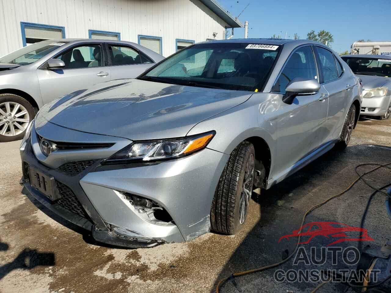 TOYOTA CAMRY 2018 - 4T1B11HK3JU546332