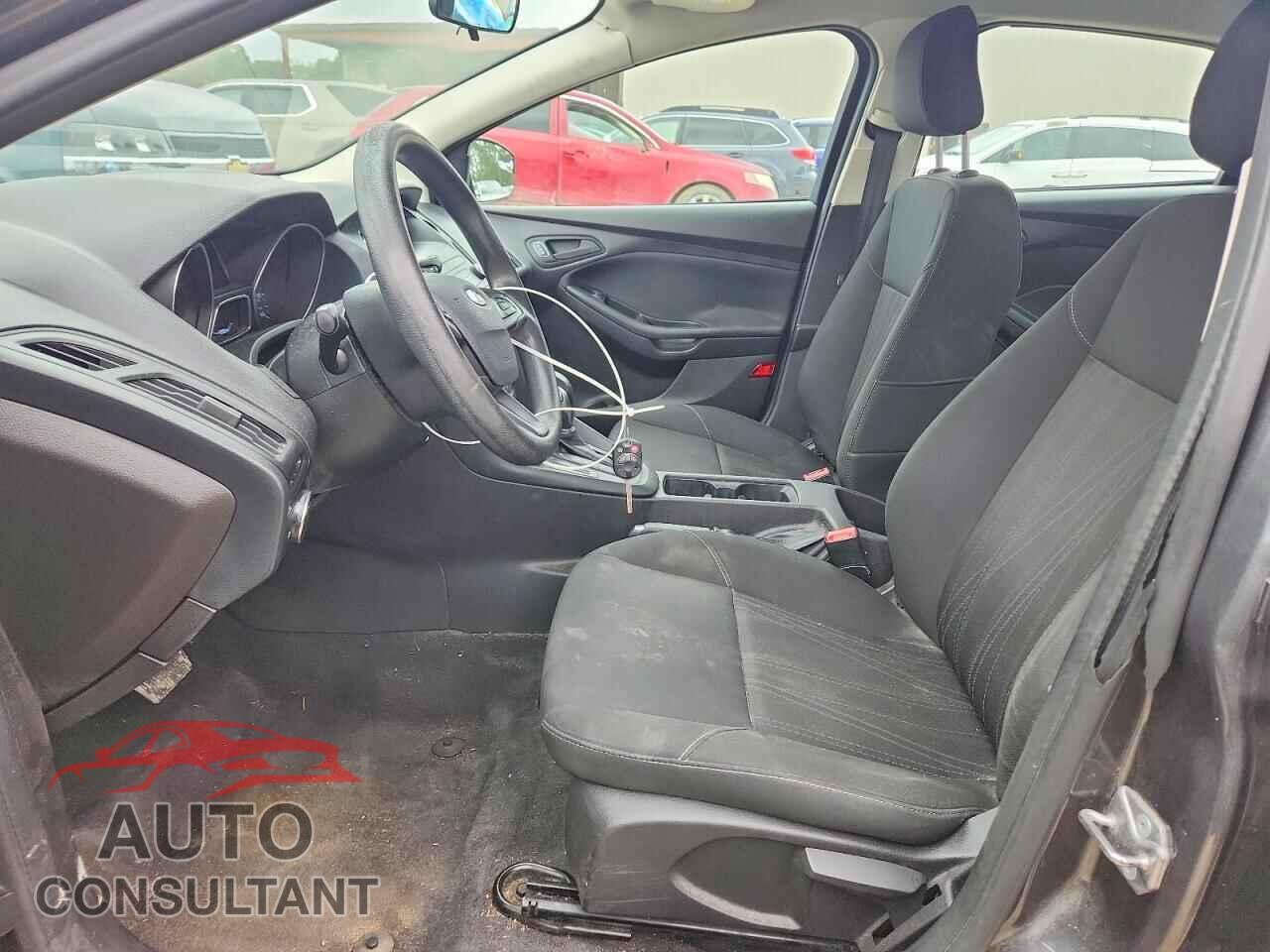 FORD FOCUS 2018 - 1FADP3E2XJL225735