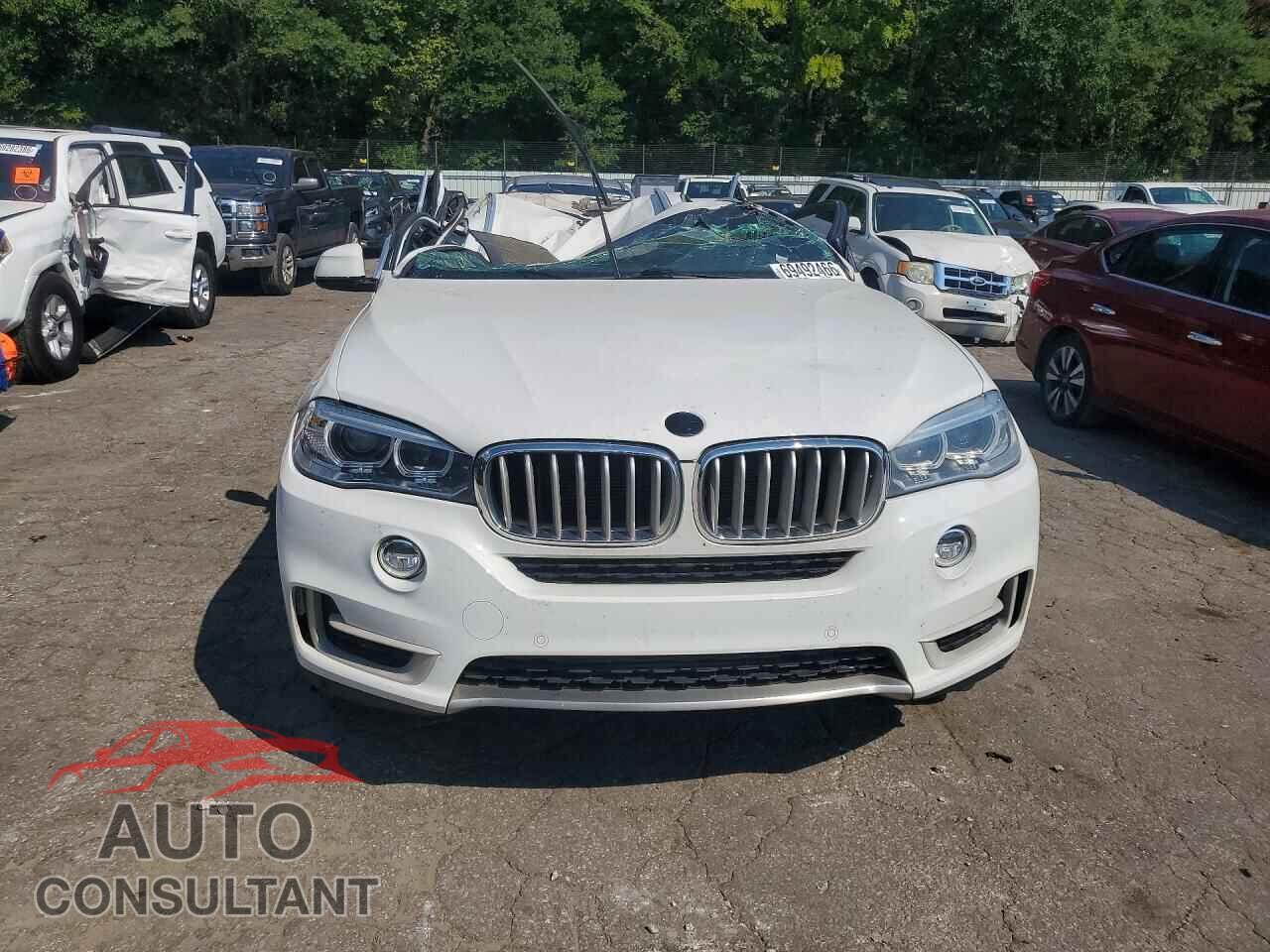 BMW X5 2018 - 5UXKR0C54J0Y00936