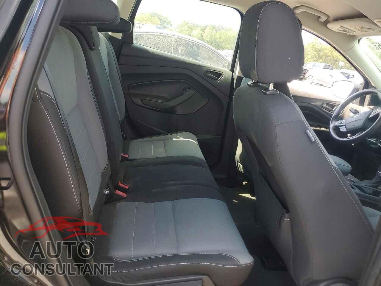 FORD ESCAPE 2017 - 1FMCU0F75HUC72128