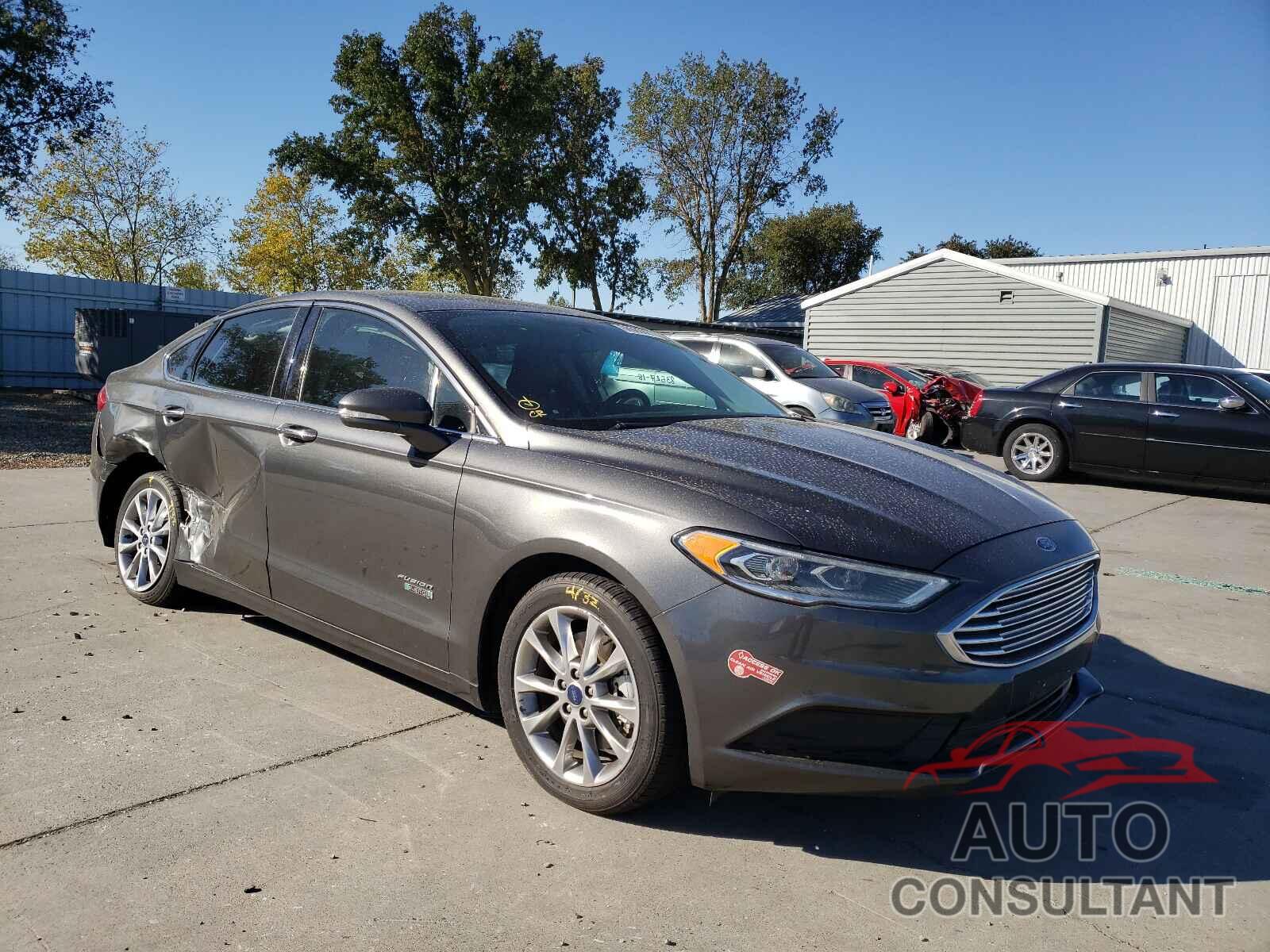 FORD FUSION 2018 - 3FA6P0PU4JR177320