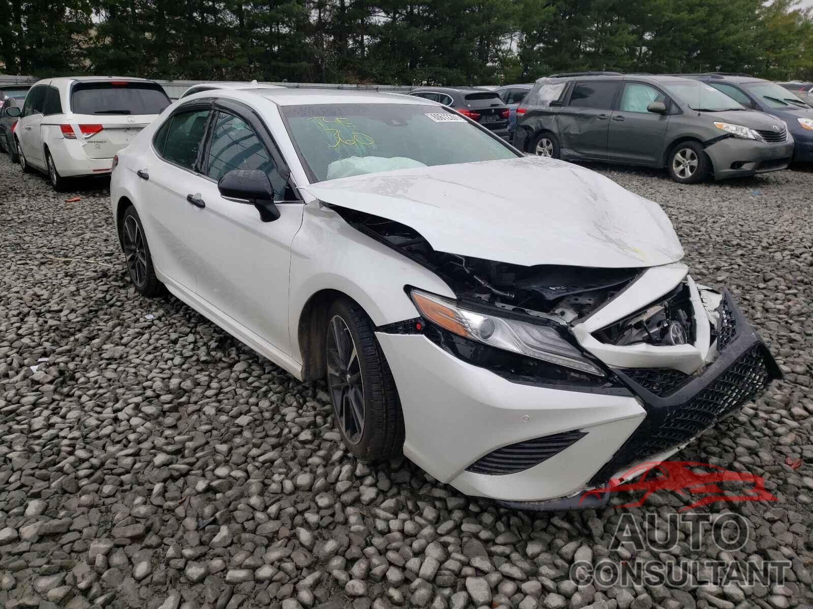 TOYOTA CAMRY 2018 - 4T1B61HKXJU025979
