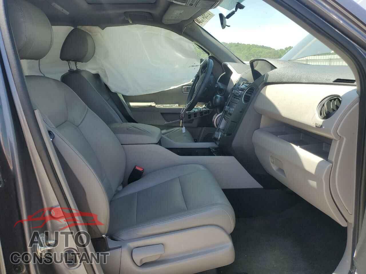 HONDA PILOT 2015 - 5FNYF3H35FB009532
