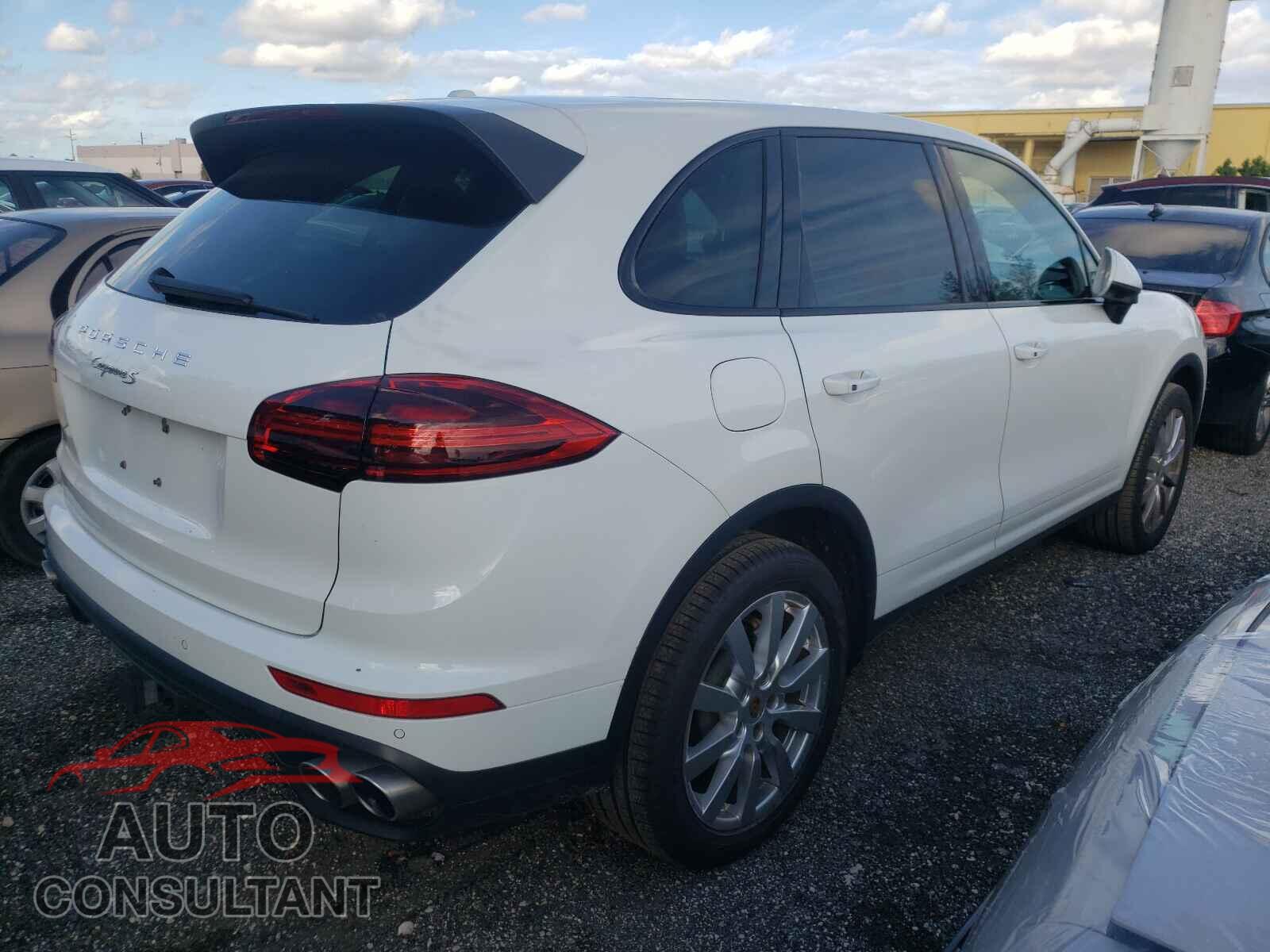 PORSCHE CAYENNE 2017 - WP1AB2A23HLA52774
