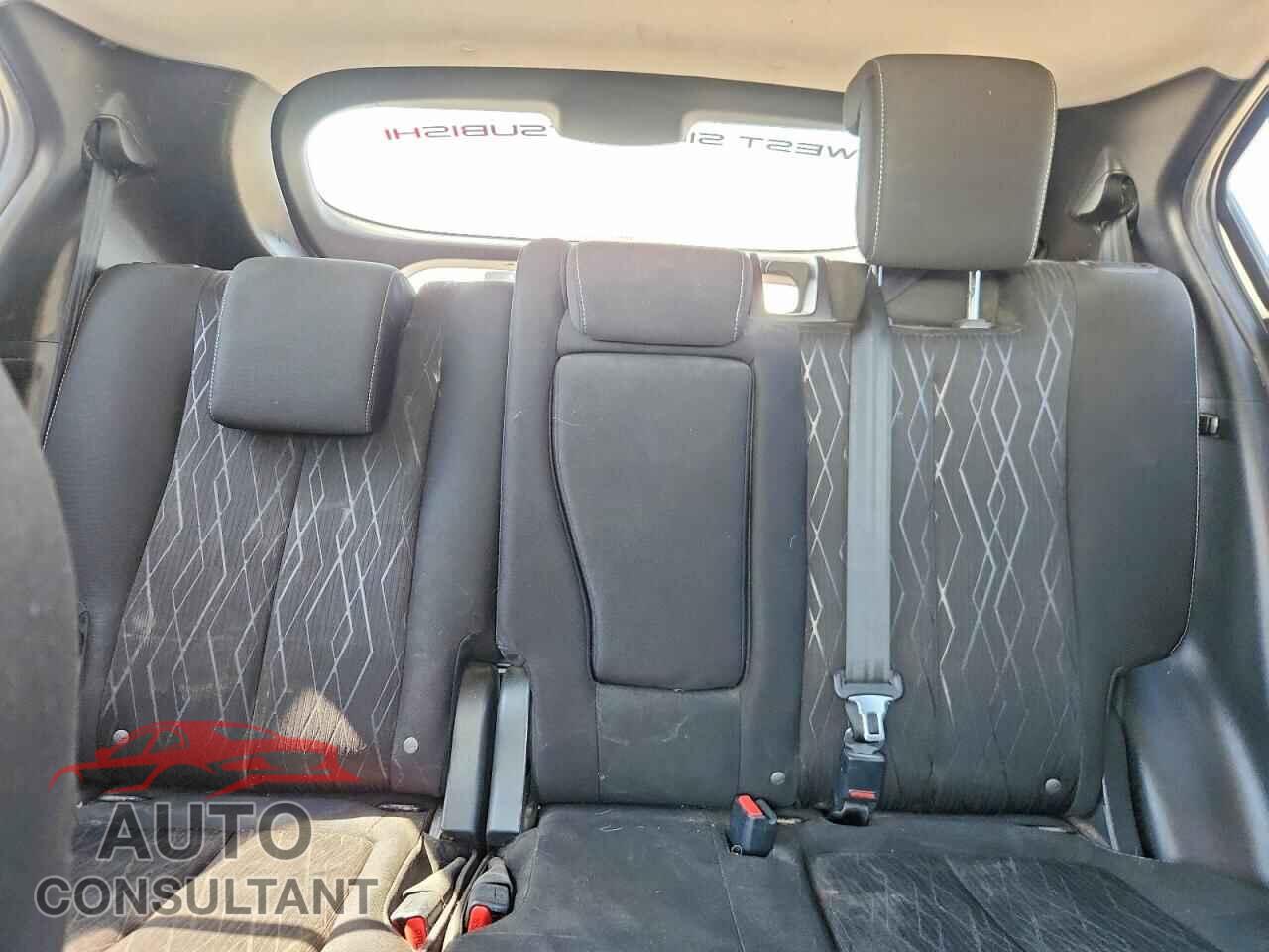 MITSUBISHI ECLIPSE 2018 - JA4AT4AA4JZ608198