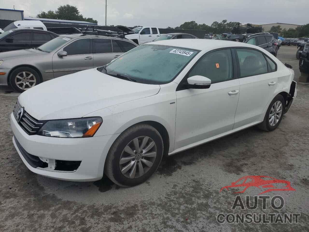 VOLKSWAGEN PASSAT 2013 - 1VWAH7A33DC146733
