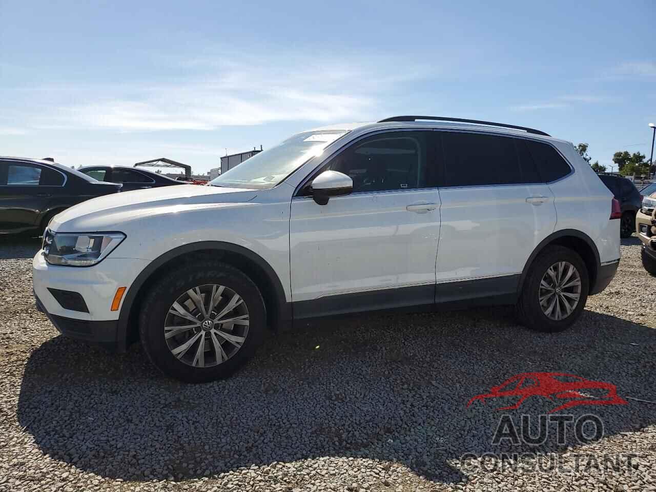 VOLKSWAGEN TIGUAN 2018 - 3VV3B7AX6JM151291