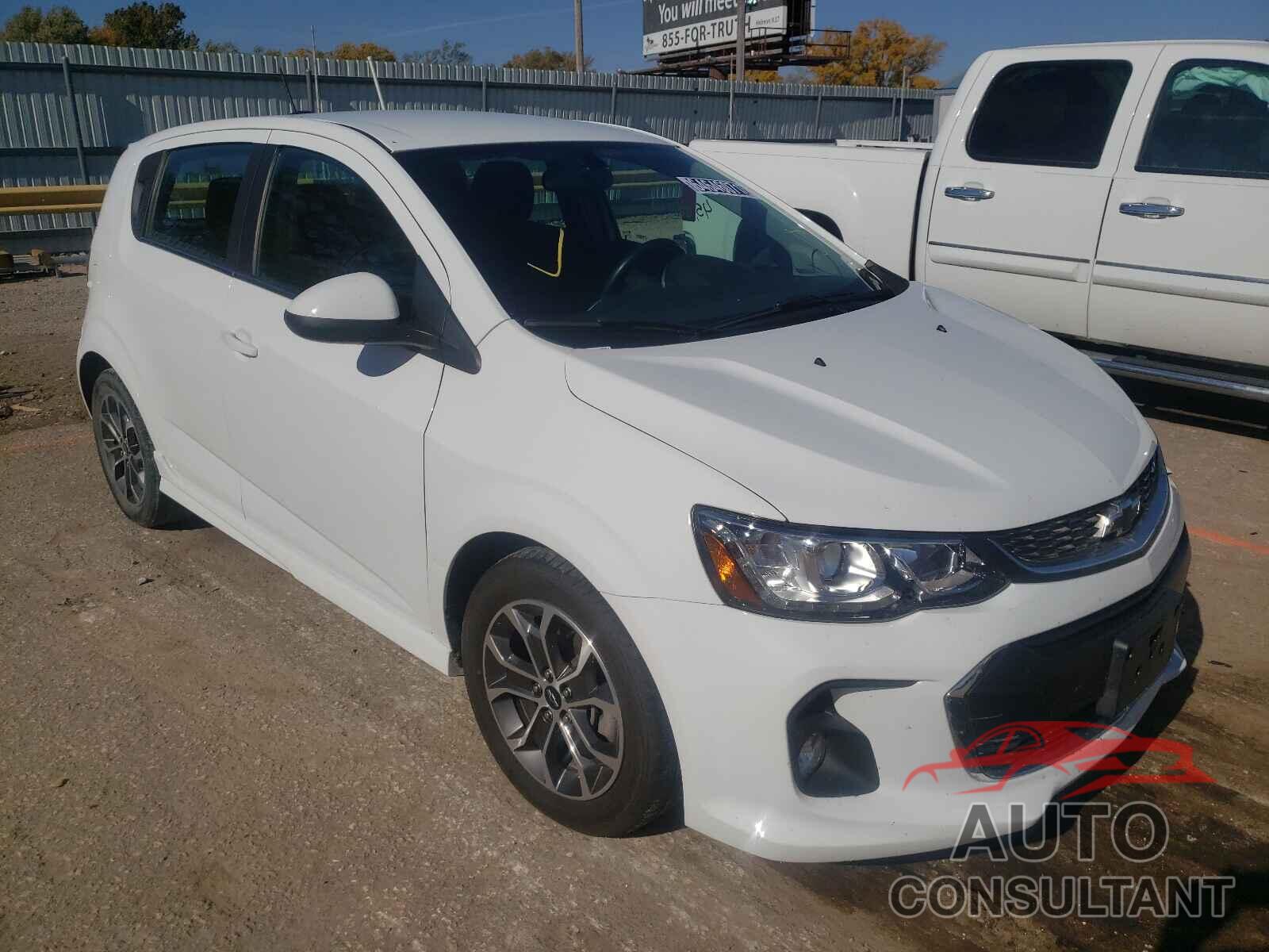 CHEVROLET SONIC 2018 - 1G1JD6SH5J4107322