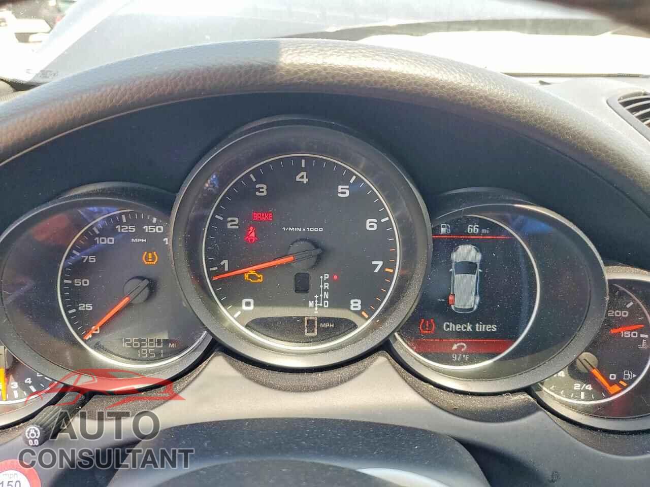 PORSCHE CAYENNE 2016 - WP1AA2A27GKA13371
