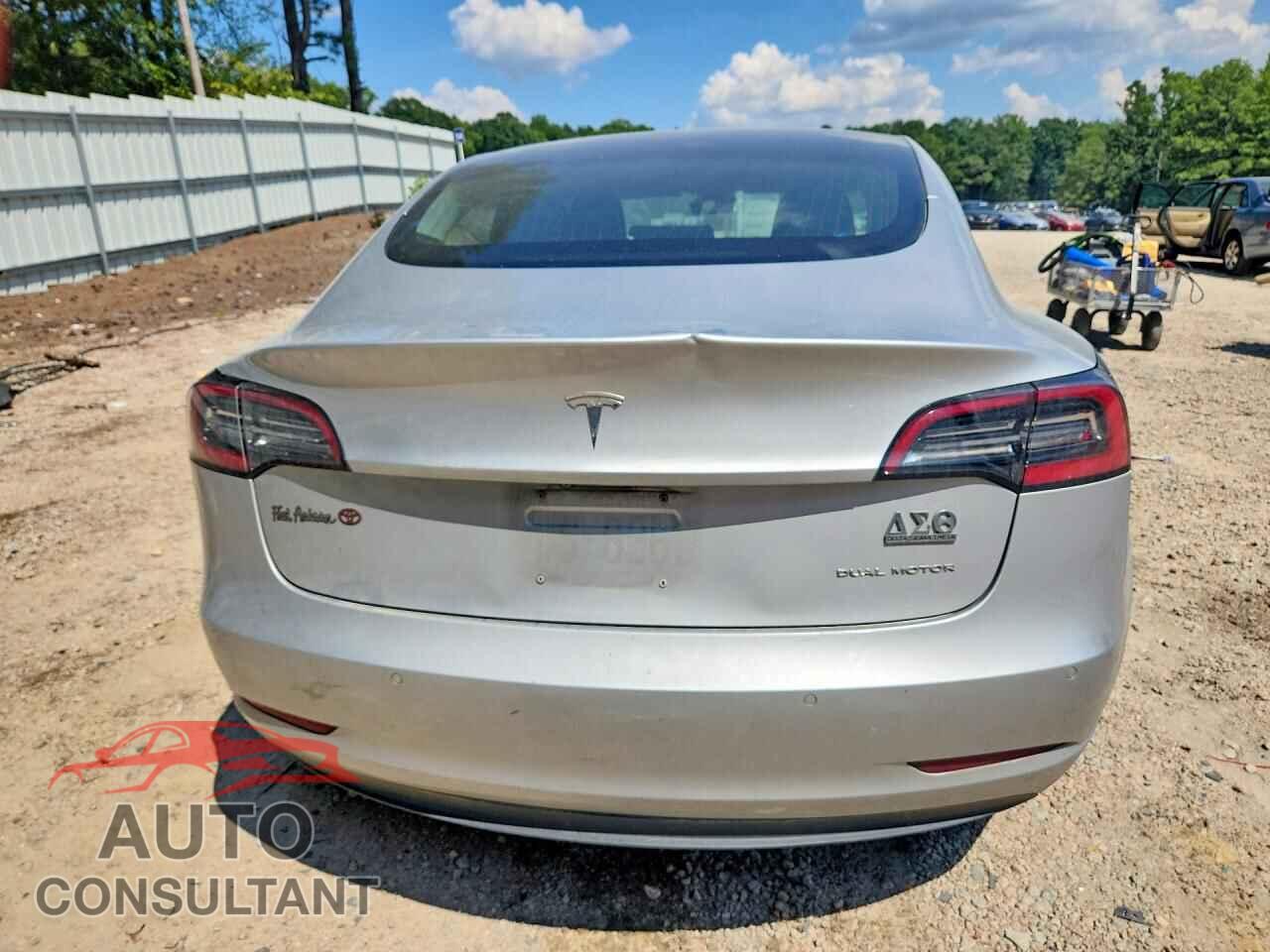 TESLA MODEL 3 2018 - 5YJ3E1EB3JF069170