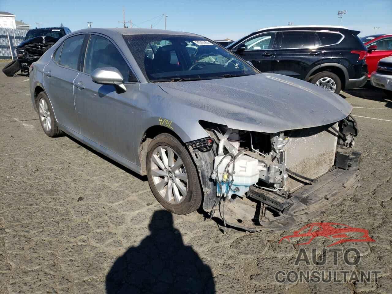 TOYOTA CAMRY 2018 - 4T1B11HK3JU116297