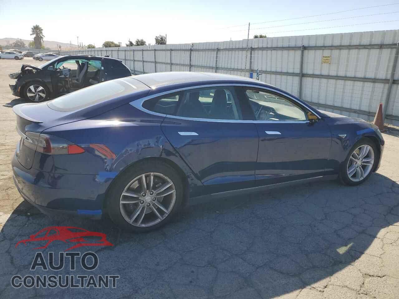 TESLA MODEL S 2015 - 5YJSA1E24FF118343