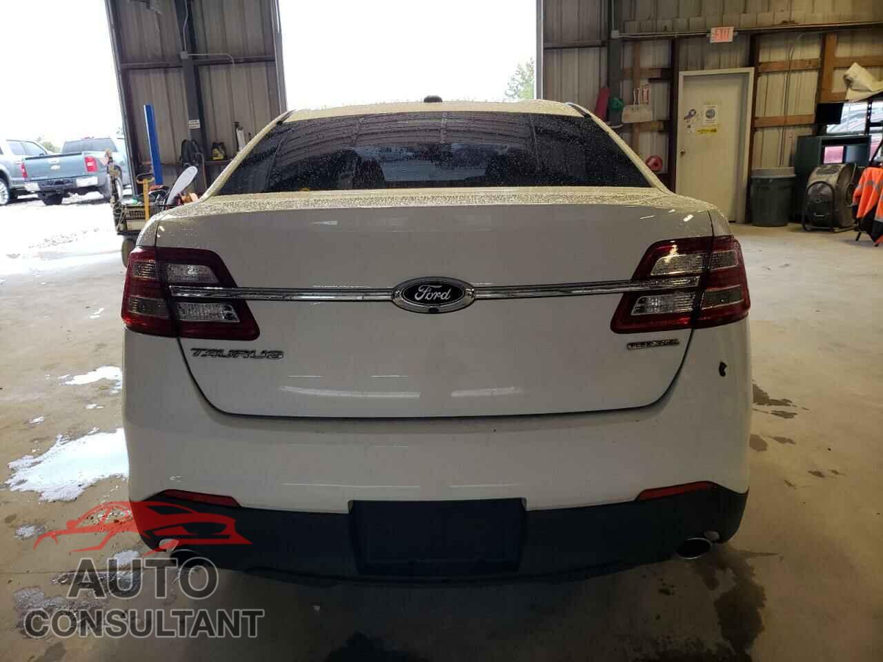 FORD TAURUS 2017 - 1FAHP2D81HG130372