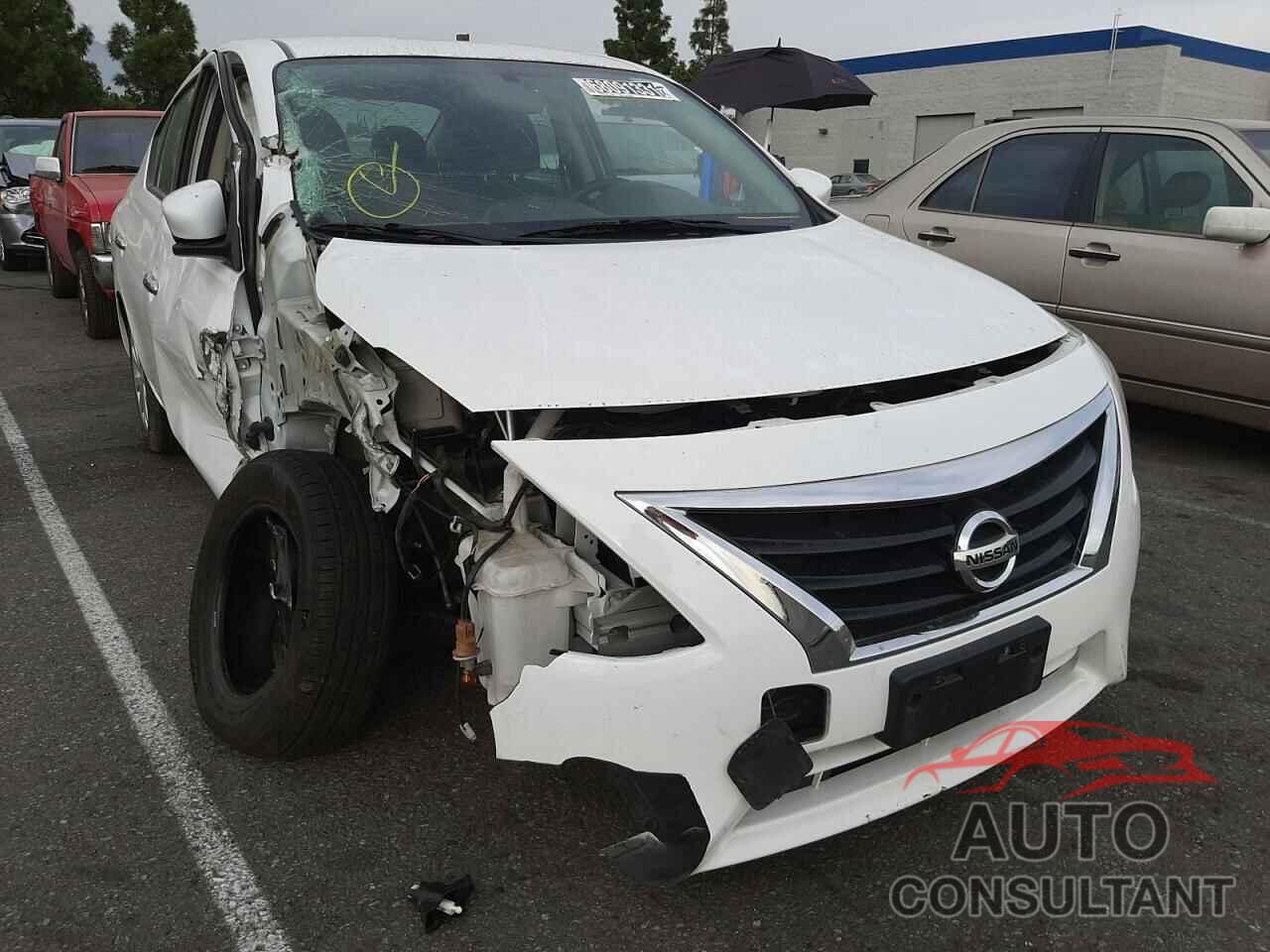 NISSAN VERSA 2019 - 3N1CN7AP8KL869103