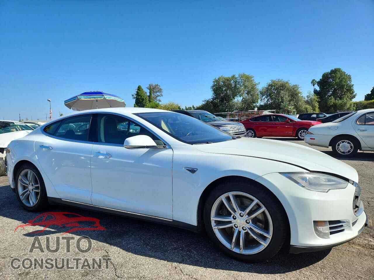 TESLA MODEL S 2013 - 5YJSA1DN7DFP15544
