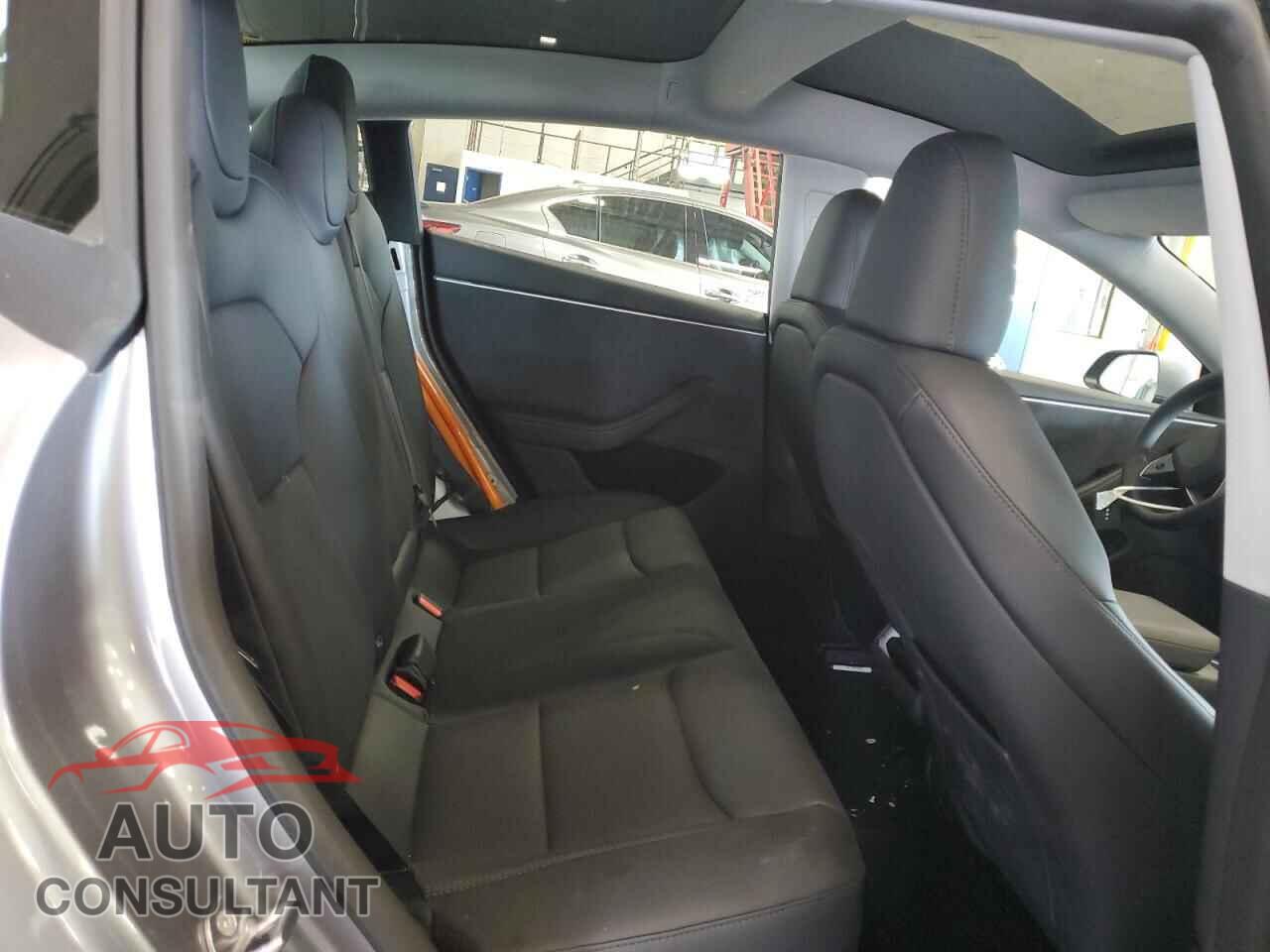 TESLA MODEL 3 2025 - 5YJ3E1EB3SF020598