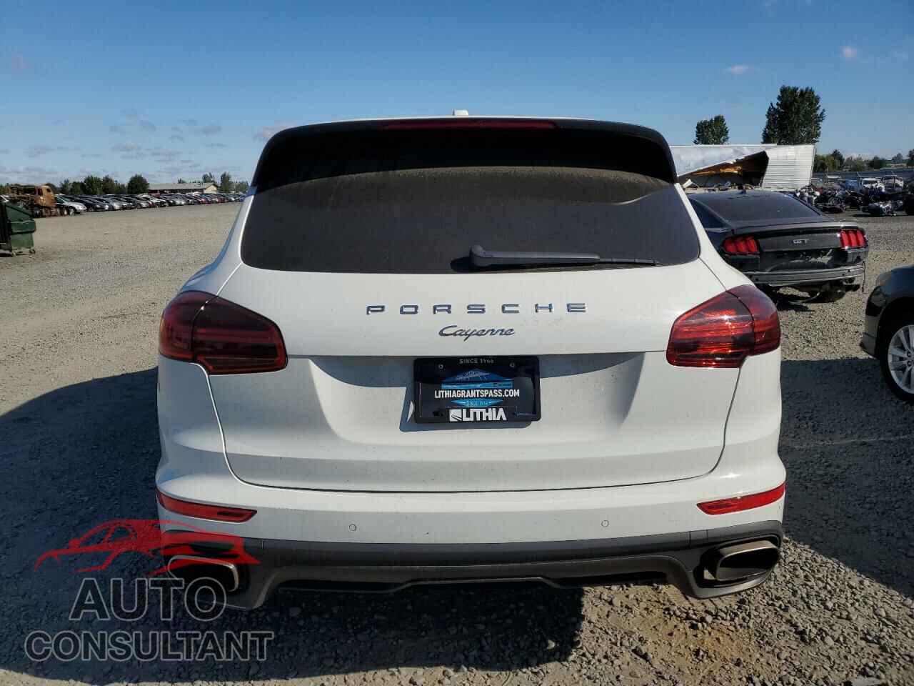 PORSCHE CAYENNE 2017 - WP1AA2A24HKA88286