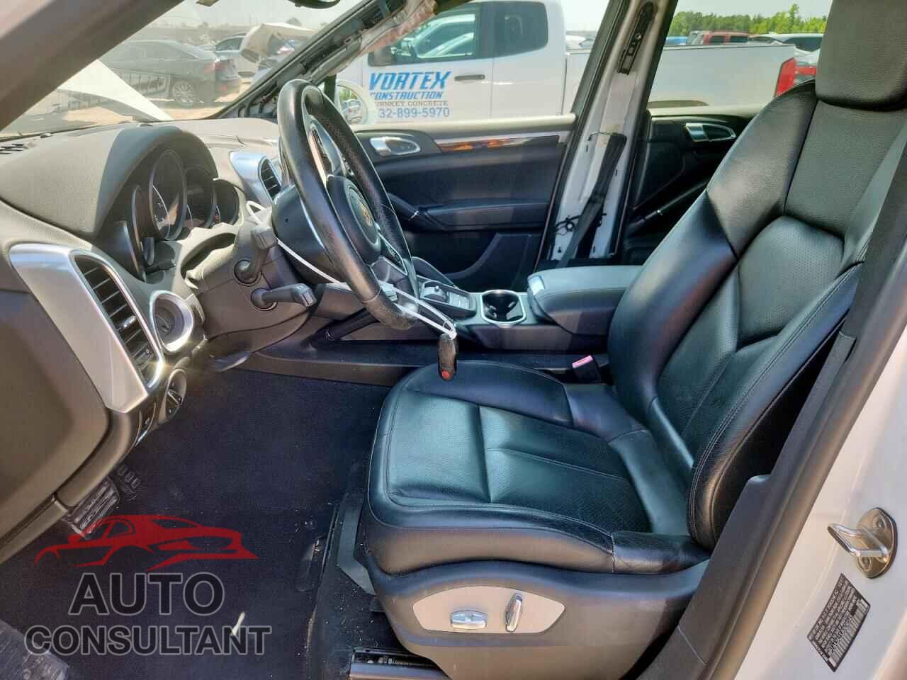PORSCHE CAYENNE 2018 - WP1AA2A23JKA04545