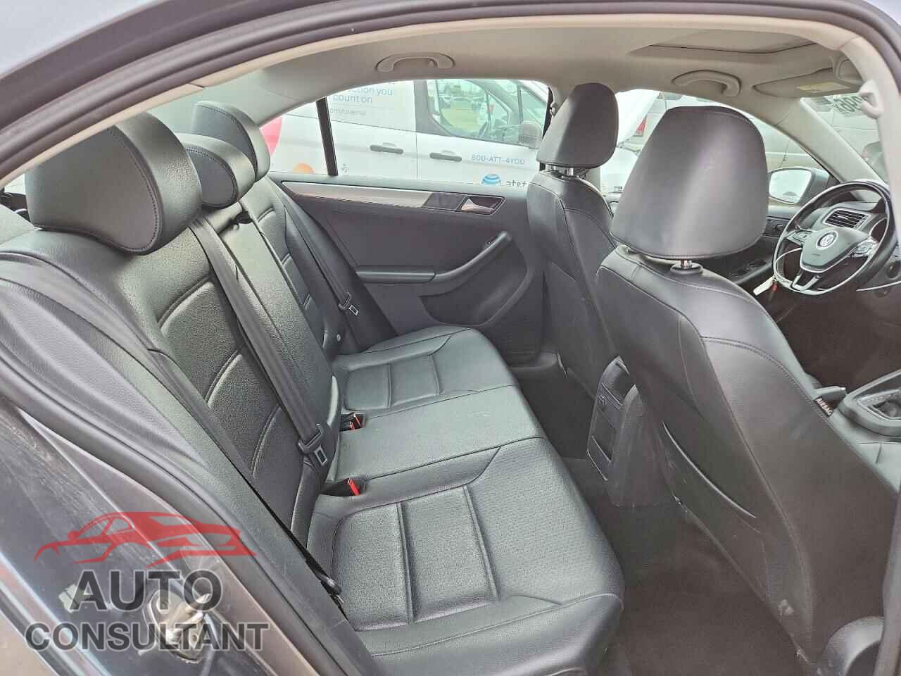 VOLKSWAGEN JETTA 2017 - 3VWDB7AJ8HM388743