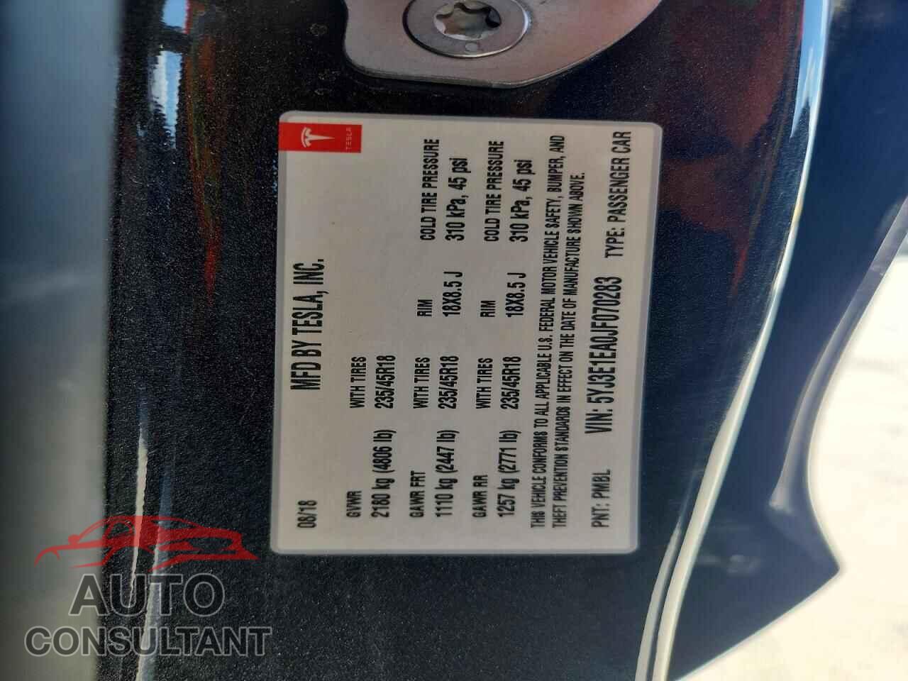 TESLA MODEL 3 2018 - 5YJ3E1EA0JF070283