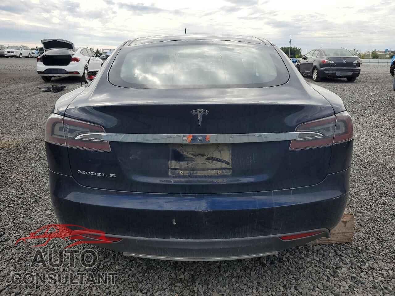 TESLA MODEL S 2013 - 5YJSA1DN8DFP05296