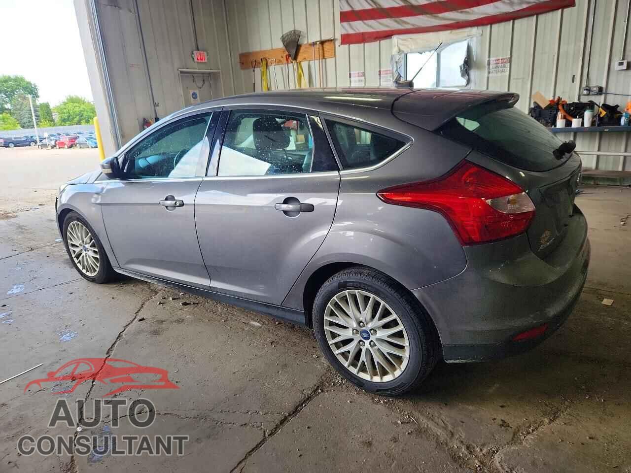 FORD FOCUS 2012 - 1FAHP3M25CL189944
