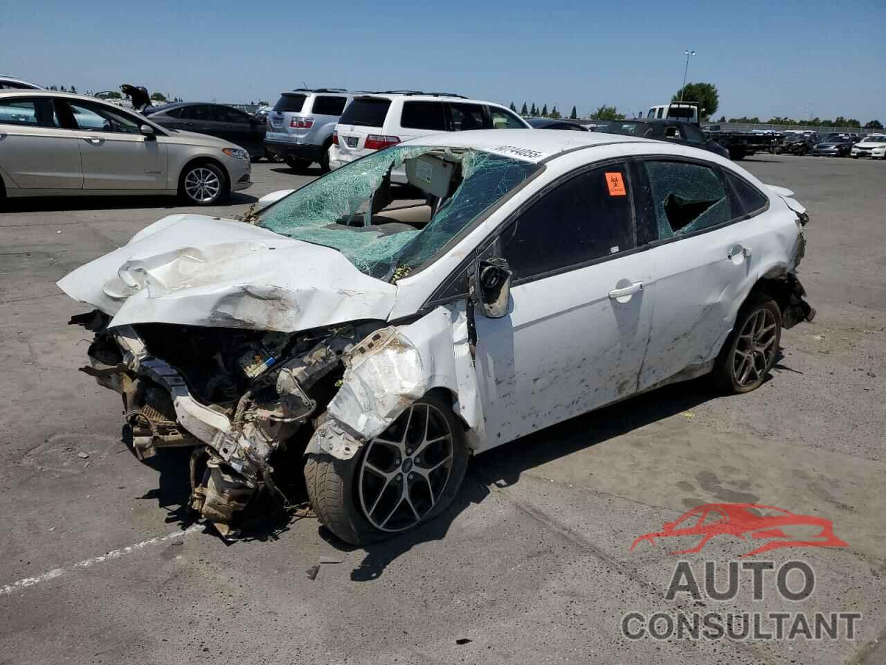 FORD FOCUS 2016 - 1FADP3F24GL282620