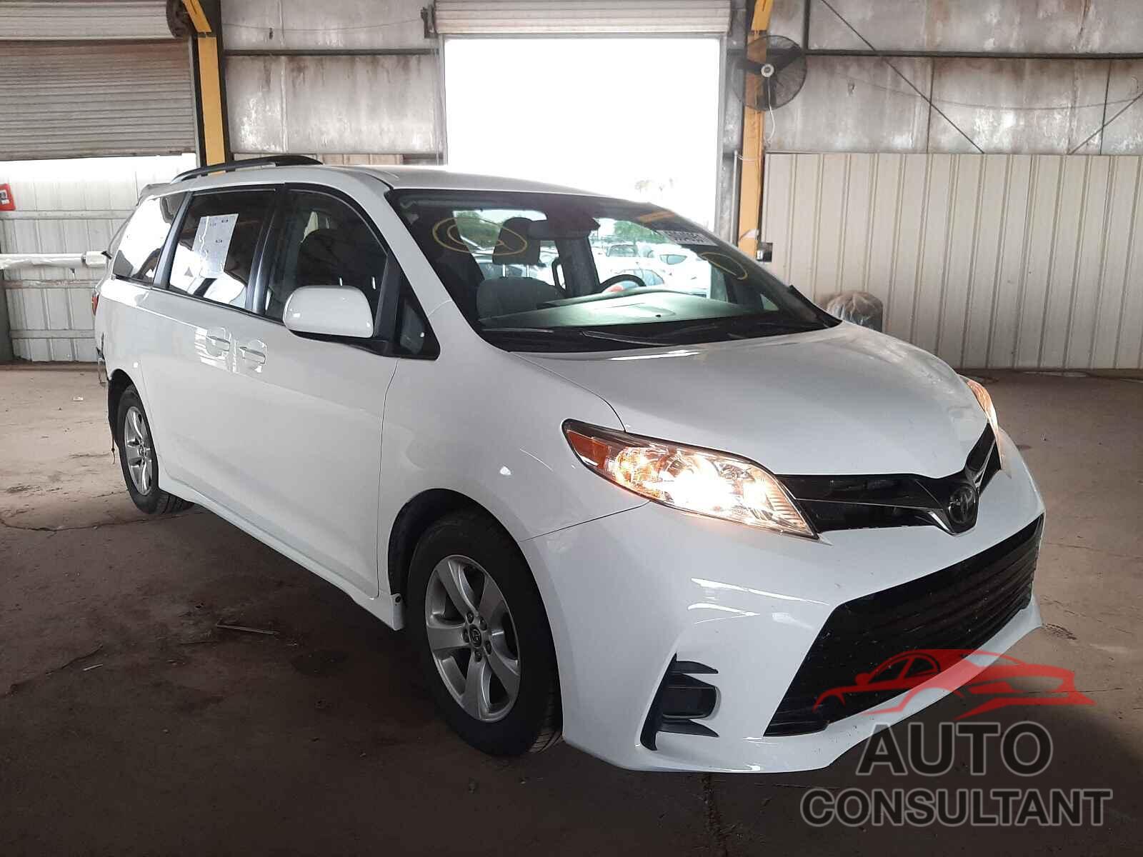 TOYOTA SIENNA 2018 - 5TDKZ3DC1JS905169