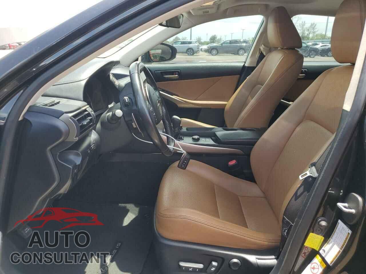 LEXUS IS 2018 - JTHBA1D21J5069032