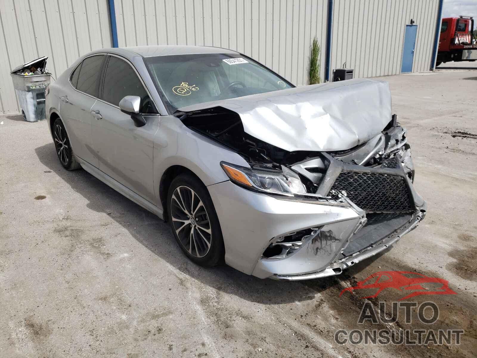 TOYOTA CAMRY 2018 - 4T1B11HK7JU067038