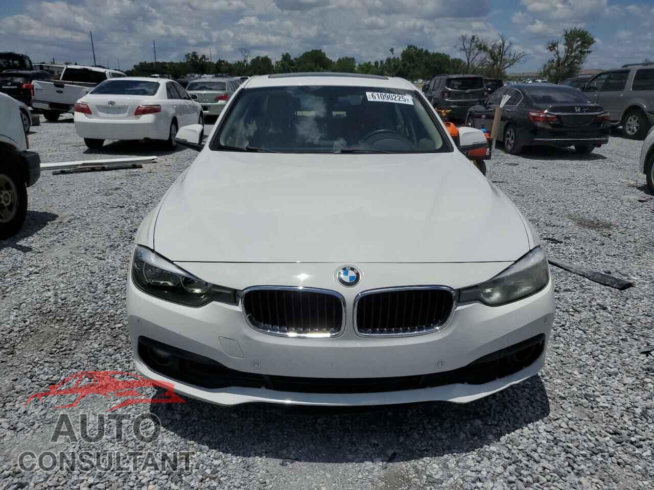BMW 3 SERIES 2016 - WBA8E1G50GNU12005