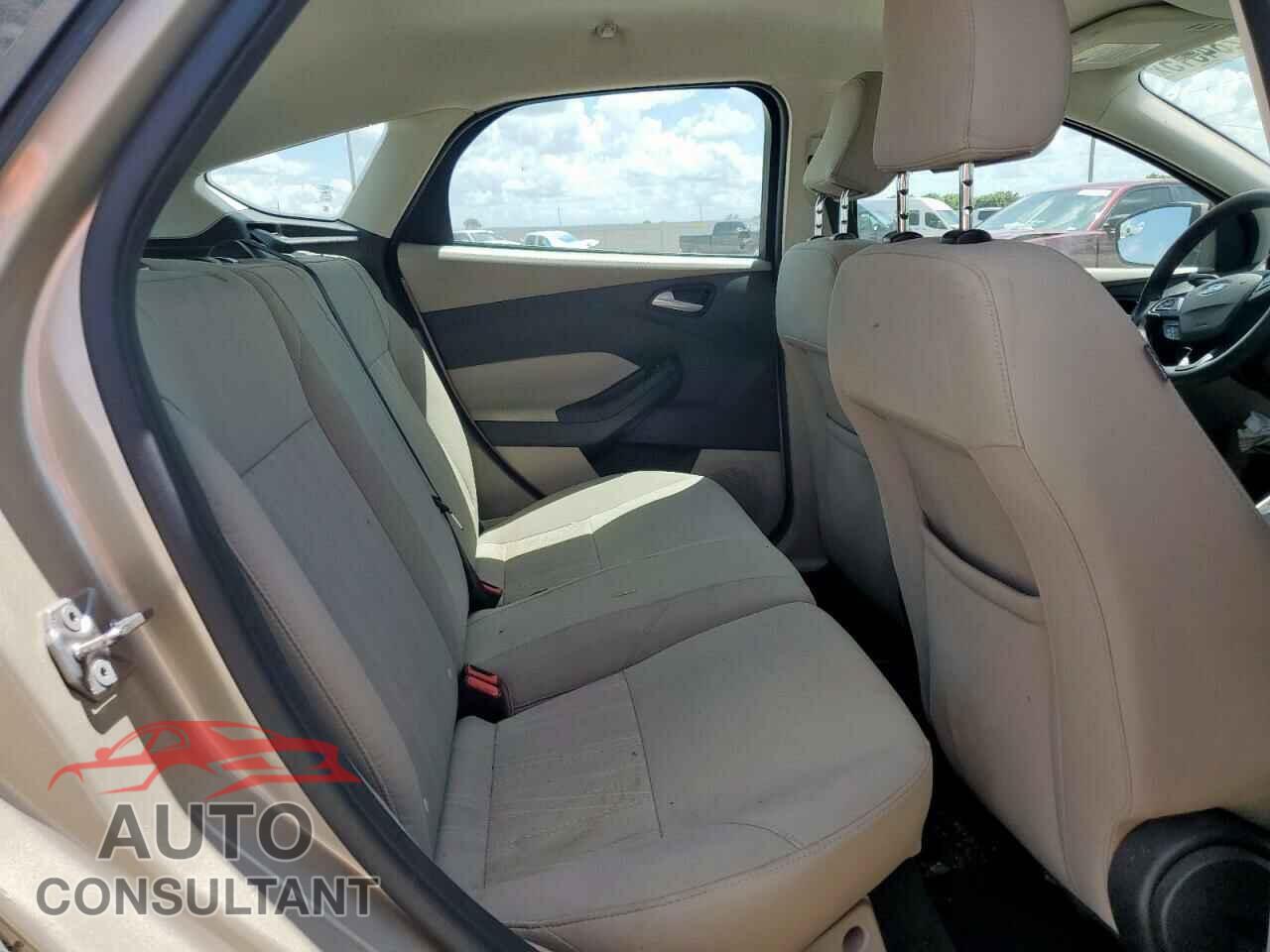 FORD FOCUS 2017 - 1FADP3K25HL342184