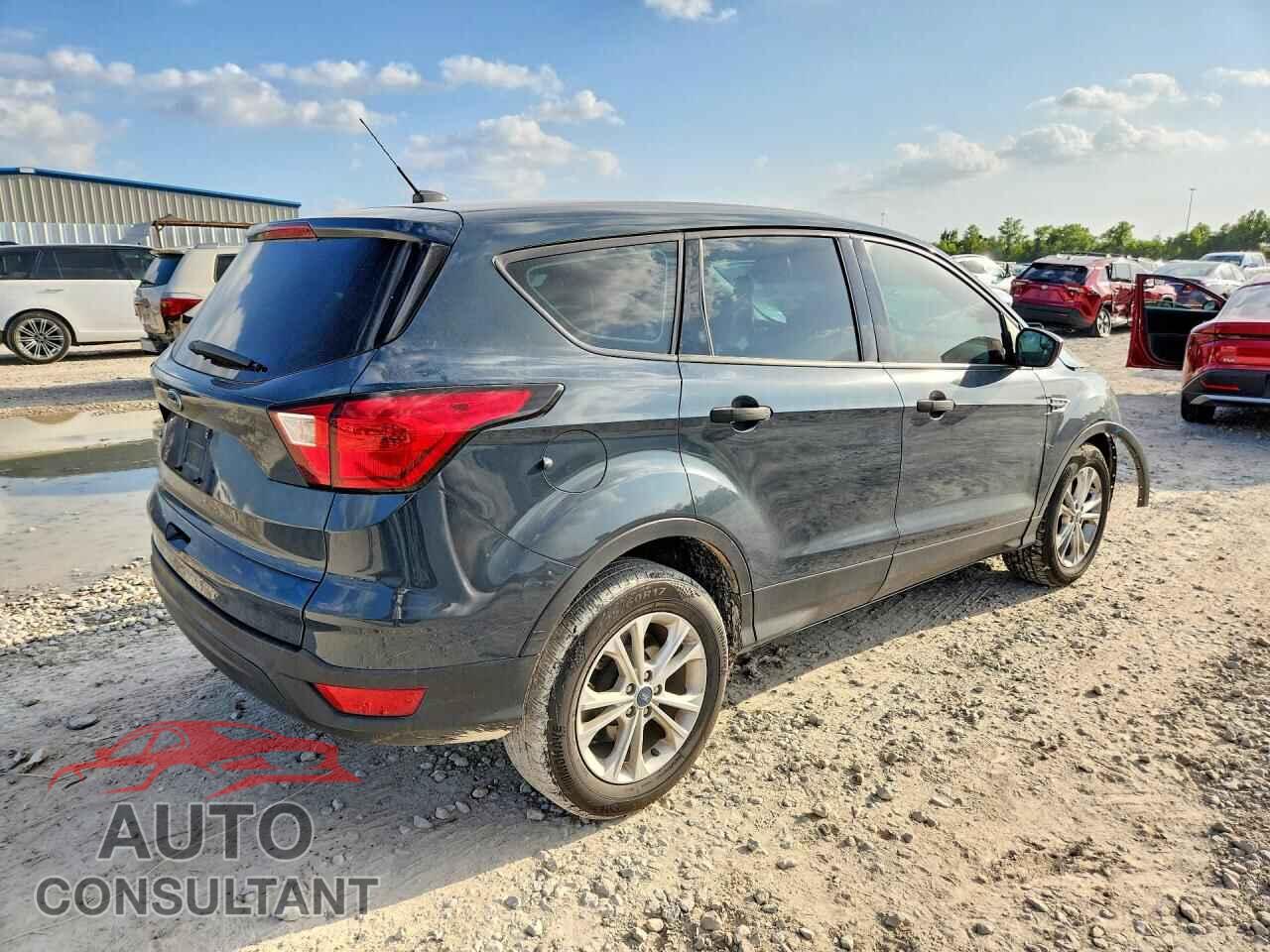 FORD ESCAPE 2019 - 1FMCU0F73KUC52404